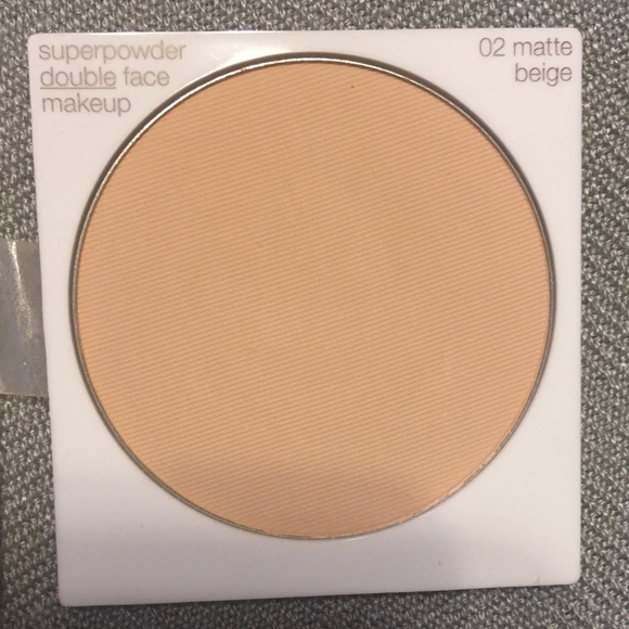 Clinique SuperPowder DoubleFace Powder Foundation - Picture 2 of 8